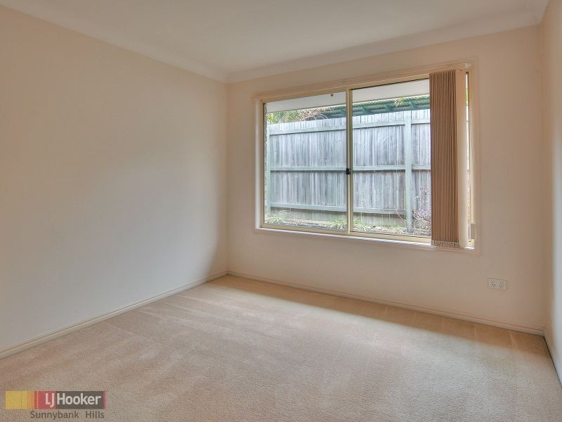 35 Poinsettia Crescent, Calamvale QLD 4116