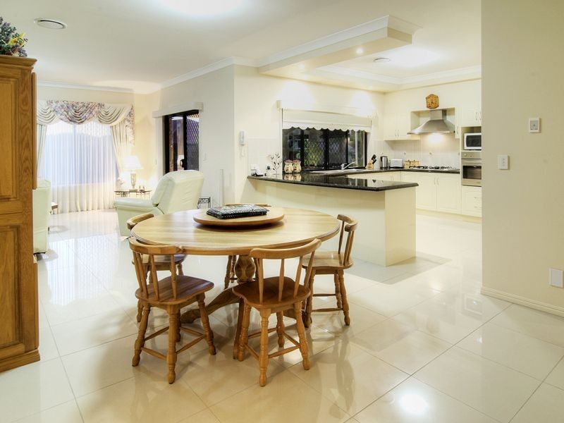 76 White Cedar Circuit, Stretton QLD 4116