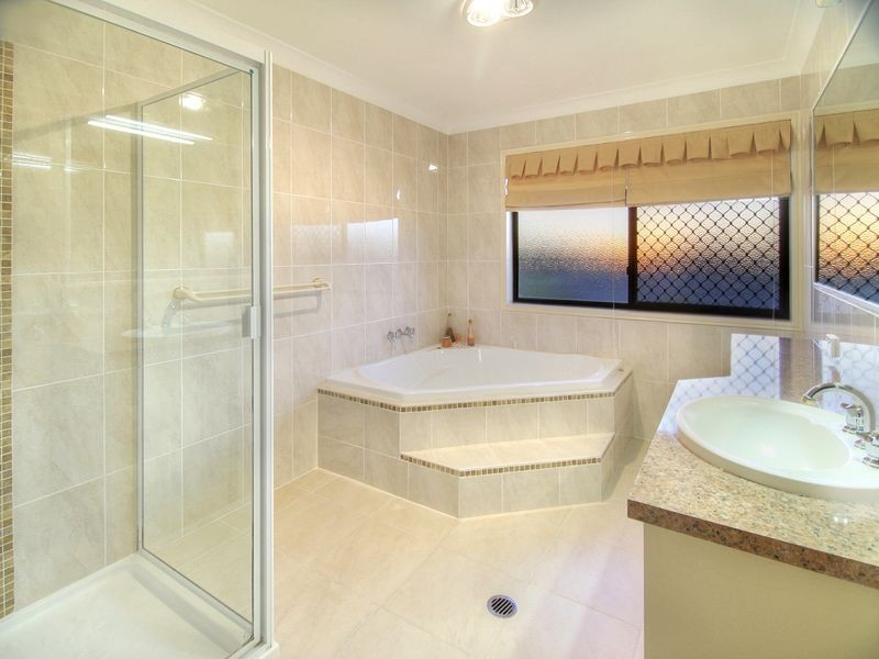 76 White Cedar Circuit, Stretton QLD 4116