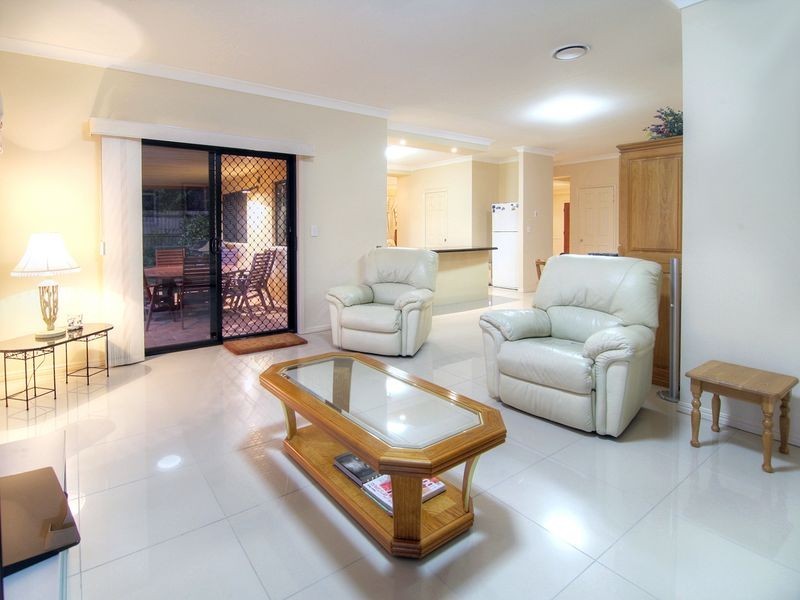 76 White Cedar Circuit, Stretton QLD 4116