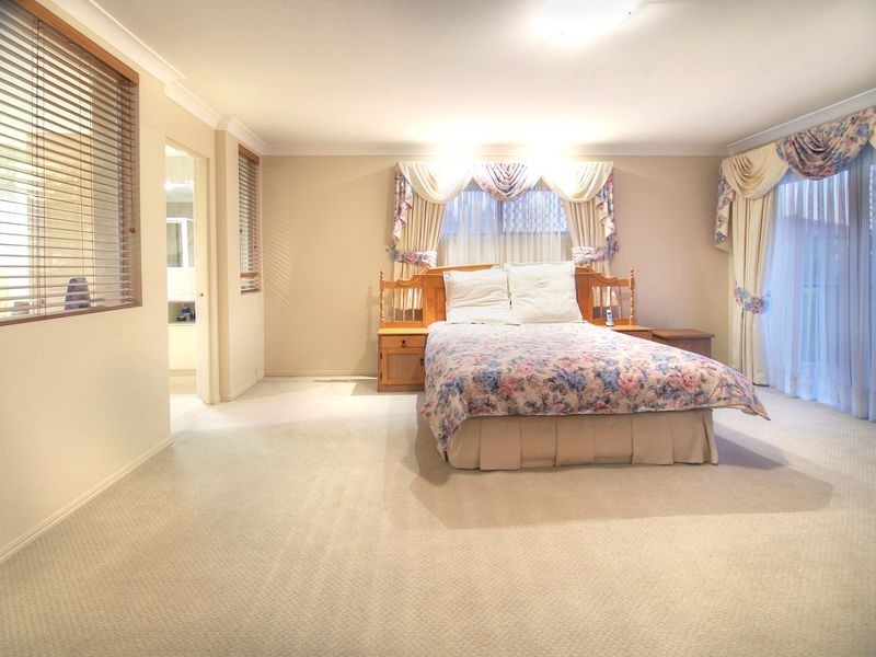 76 White Cedar Circuit, Stretton QLD 4116