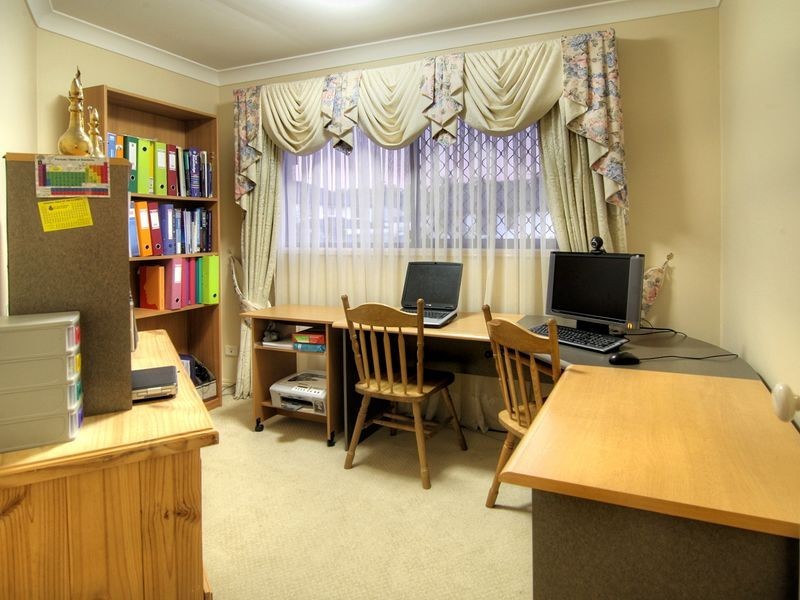 76 White Cedar Circuit, Stretton QLD 4116