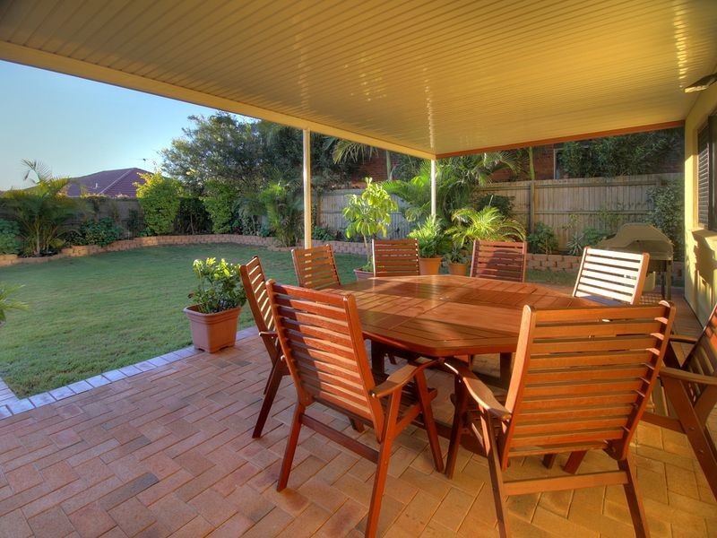 76 White Cedar Circuit, Stretton QLD 4116