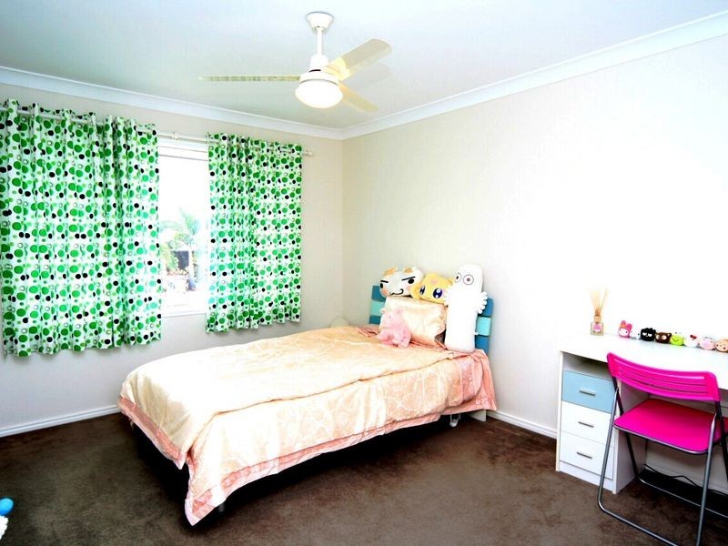 12 Morialta Place, Parkinson QLD 4115