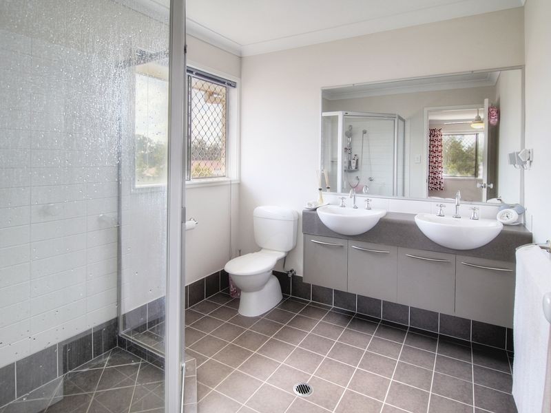 12 Morialta Place, Parkinson QLD 4115