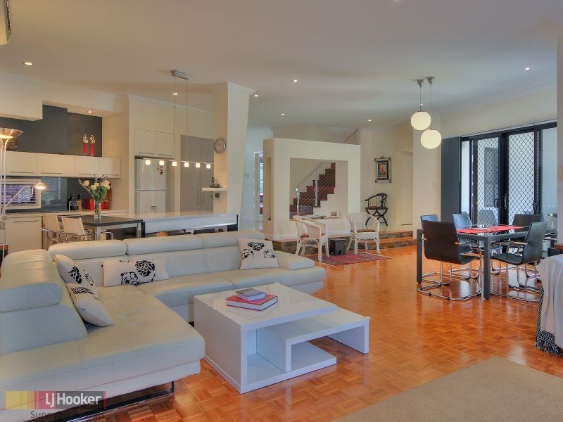 11 Hoop Pine Place, Sunnybank Hills QLD 4109