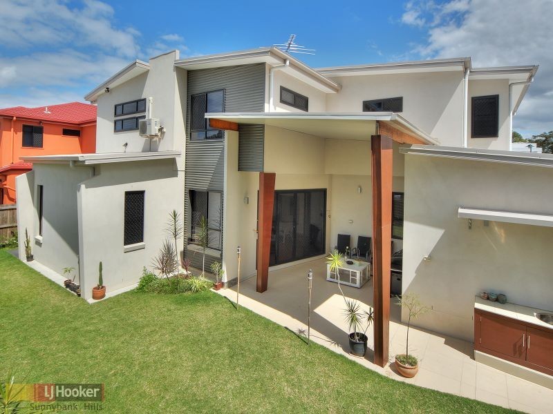 11 Hoop Pine Place, Sunnybank Hills QLD 4109