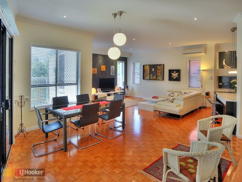 11 Hoop Pine Place, Sunnybank Hills QLD 4109