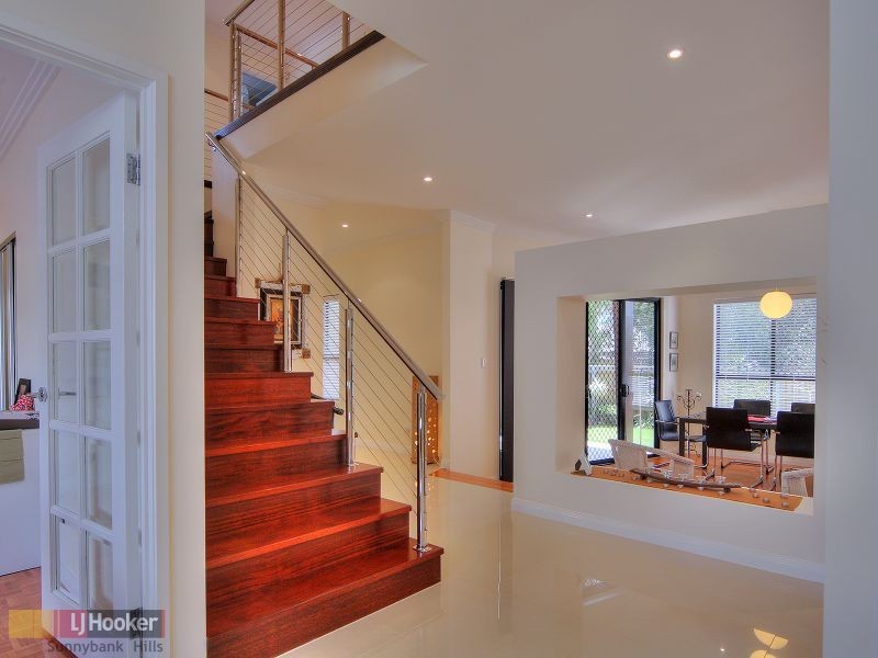 11 Hoop Pine Place, Sunnybank Hills QLD 4109