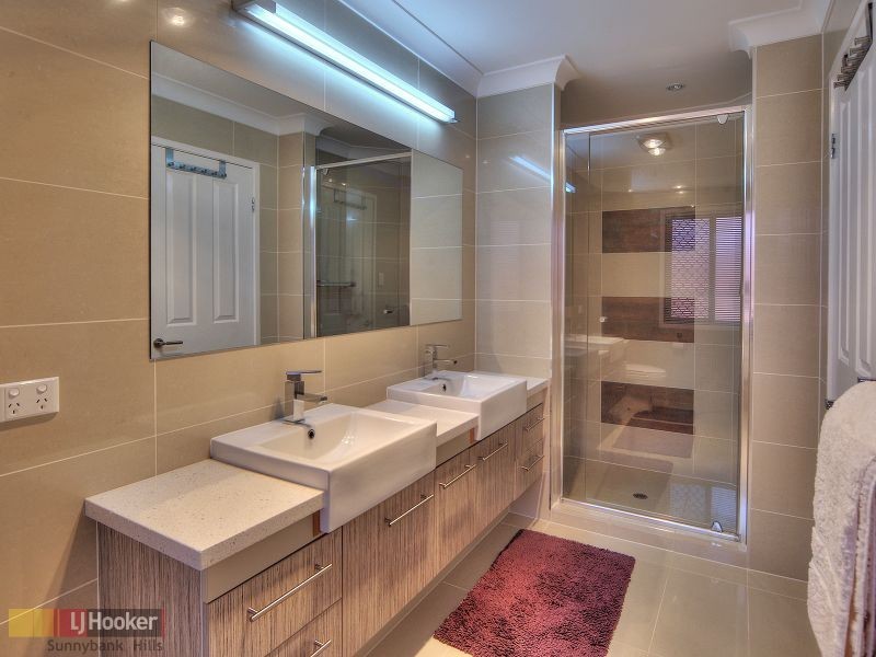 11 Hoop Pine Place, Sunnybank Hills QLD 4109