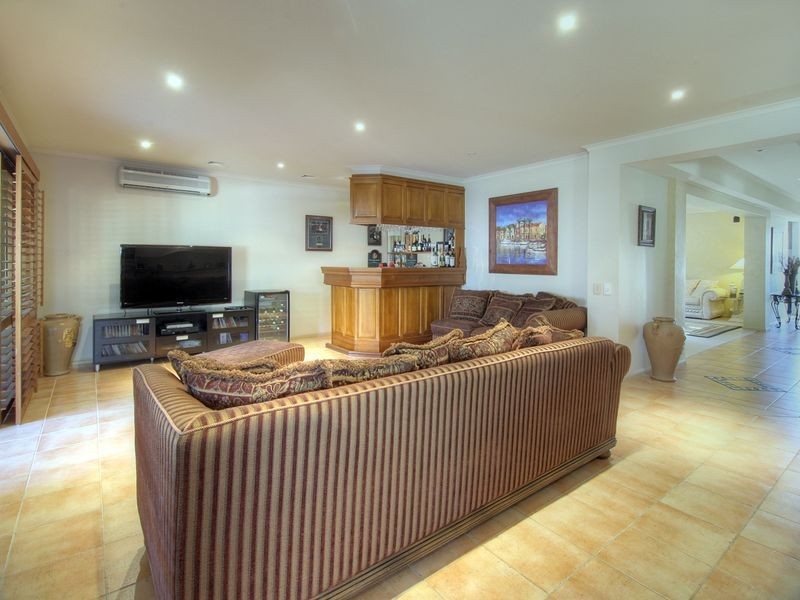 11 Wellington Place, Parkinson QLD 4115