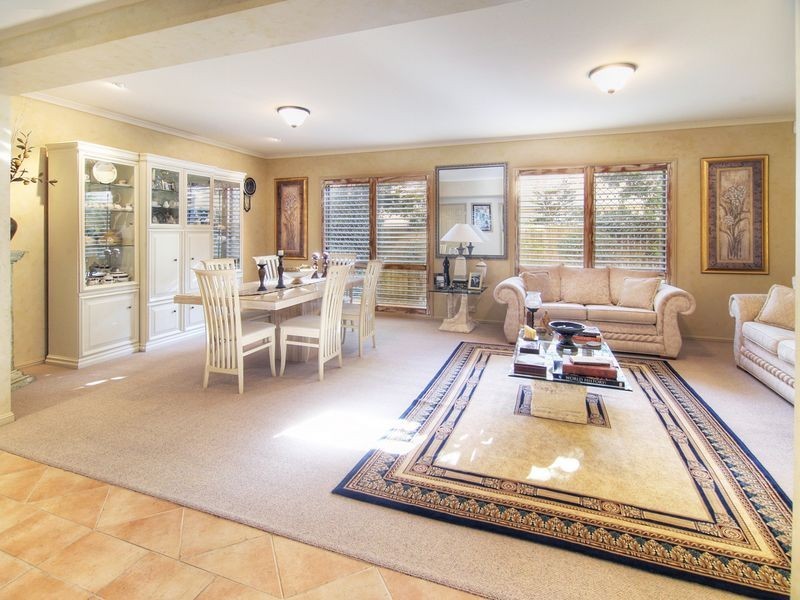 11 Wellington Place, Parkinson QLD 4115