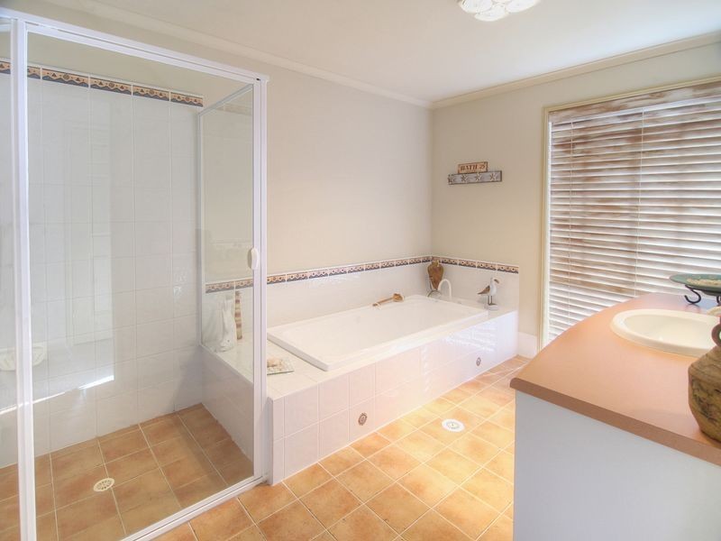 11 Wellington Place, Parkinson QLD 4115