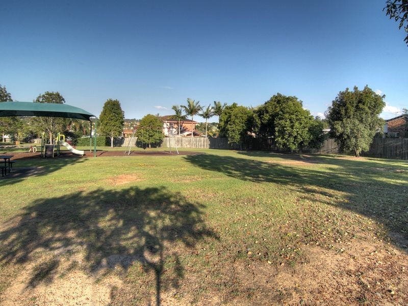 9 Boorala Crescent, Eight Mile Plains QLD 4113