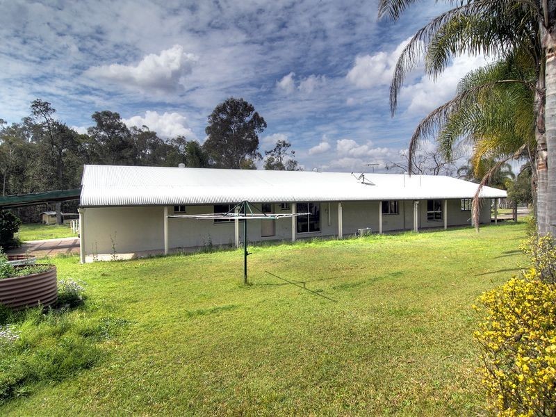 82 Sylvan Road, Park Ridge South QLD 4125