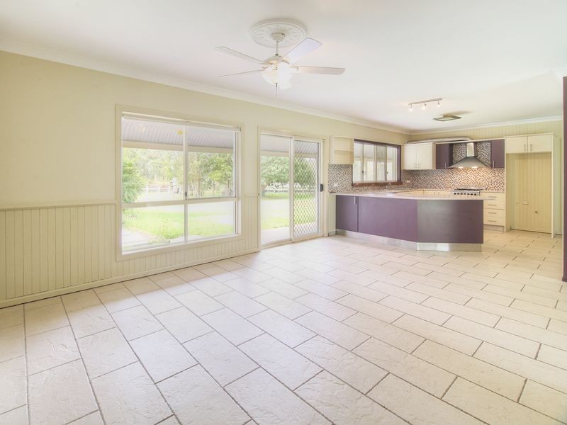 82 Sylvan Road, Park Ridge South QLD 4125