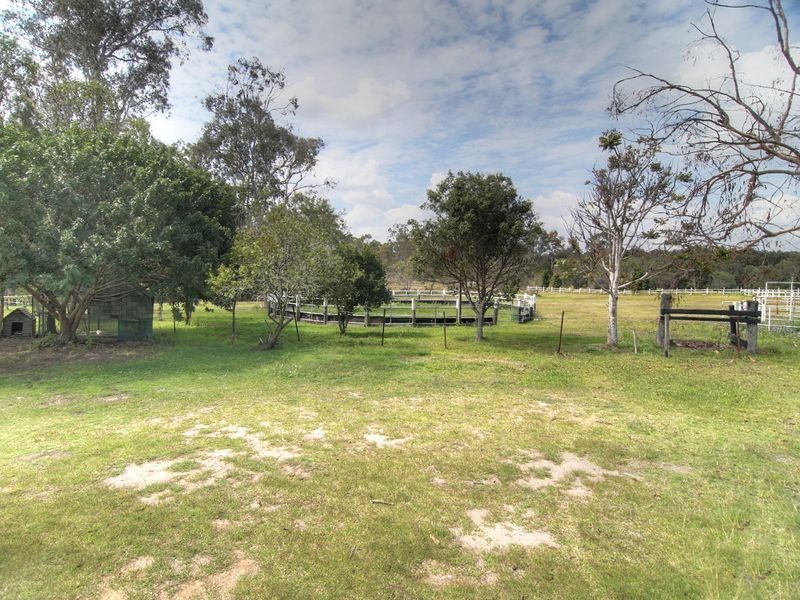82 Sylvan Road, Park Ridge South QLD 4125