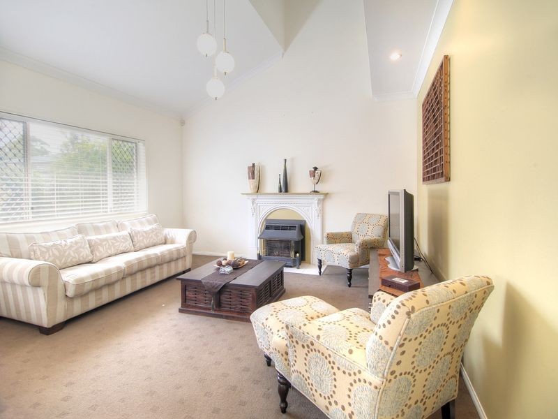 30 Ontario Crescent, Parkinson QLD 4115