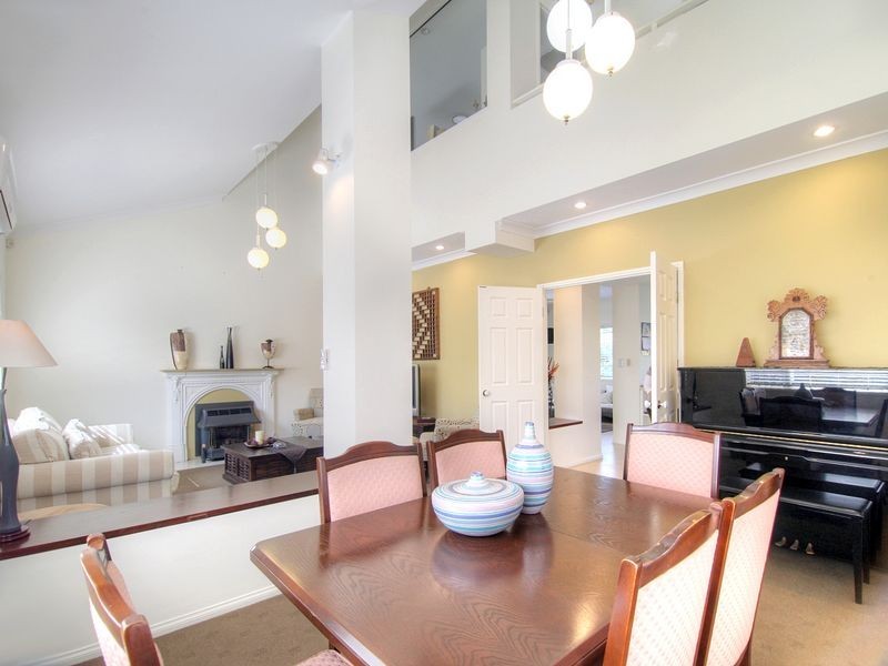 30 Ontario Crescent, Parkinson QLD 4115