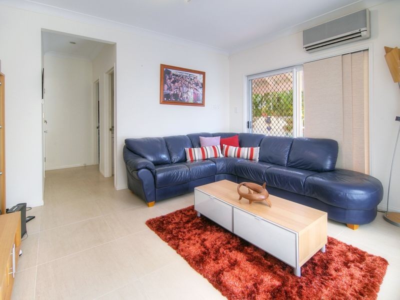 30 Ontario Crescent, Parkinson QLD 4115