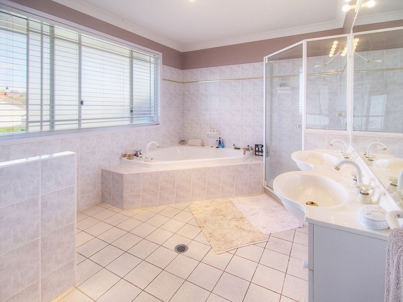 30 Ontario Crescent, Parkinson QLD 4115