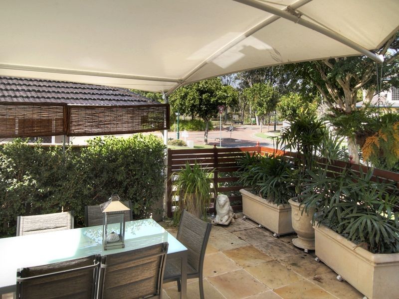 30 Ontario Crescent, Parkinson QLD 4115