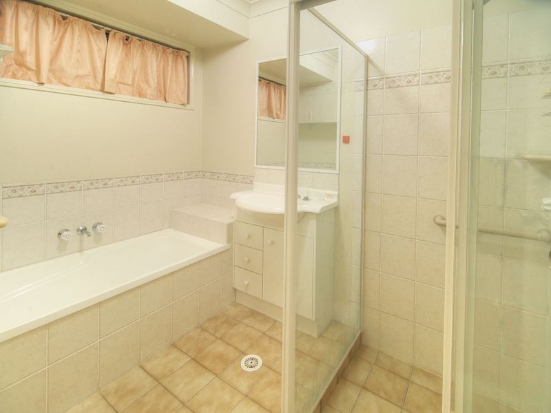 2/4 Watt Court, Calamvale QLD 4116