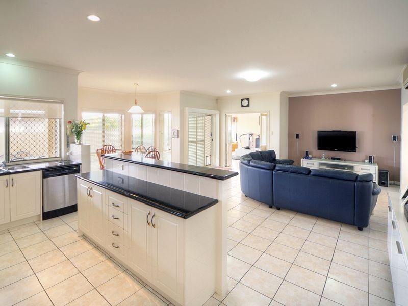 17 Lichfield Place, Parkinson QLD 4115