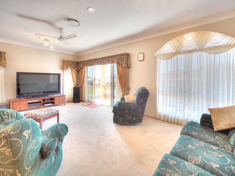 15 Candlewood Court, Stretton QLD 4116