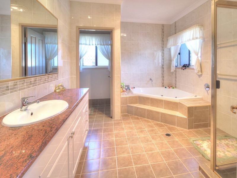 15 Candlewood Court, Stretton QLD 4116