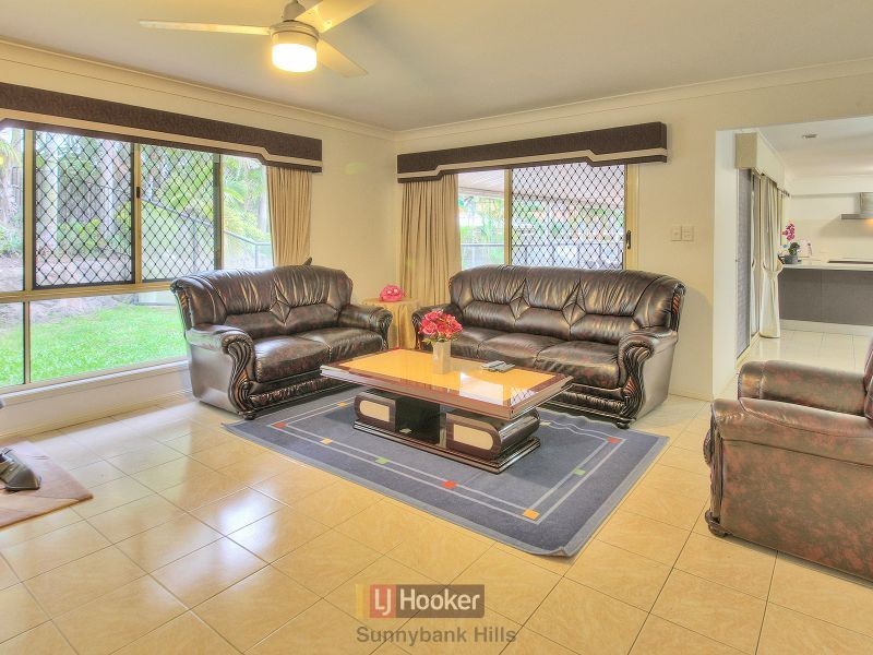 11 Yewleaf Place, Calamvale QLD 4116