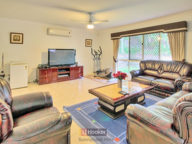 11 Yewleaf Place, Calamvale QLD 4116