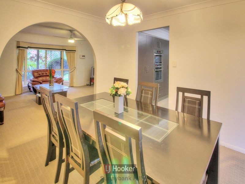 11 Yewleaf Place, Calamvale QLD 4116