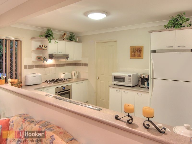 27 Cottonwood Crescent, Calamvale QLD 4116