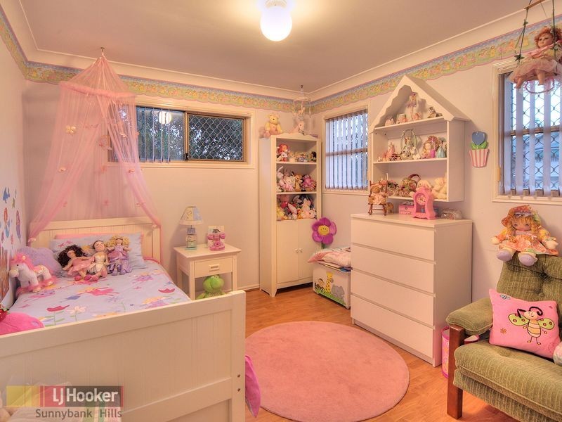 27 Cottonwood Crescent, Calamvale QLD 4116