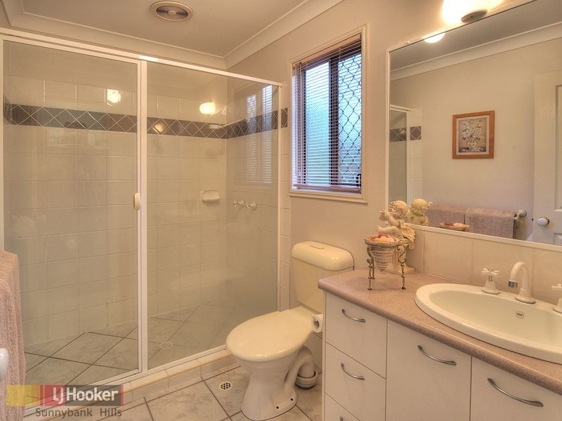 27 Cottonwood Crescent, Calamvale QLD 4116