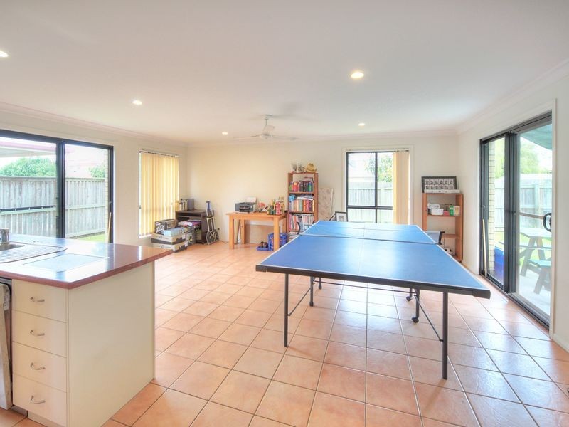 16 Tuckeroo Place, Sunnybank Hills QLD 4109