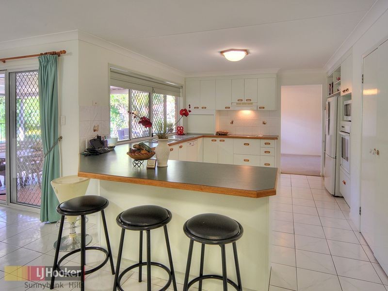 3 Michigan Crescent, Parkinson QLD 4115