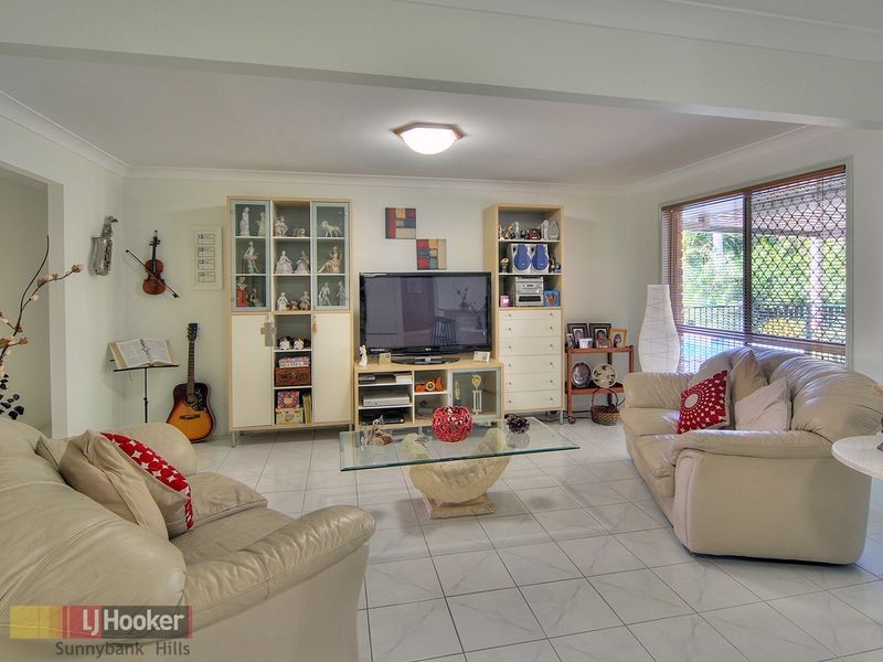 3 Michigan Crescent, Parkinson QLD 4115