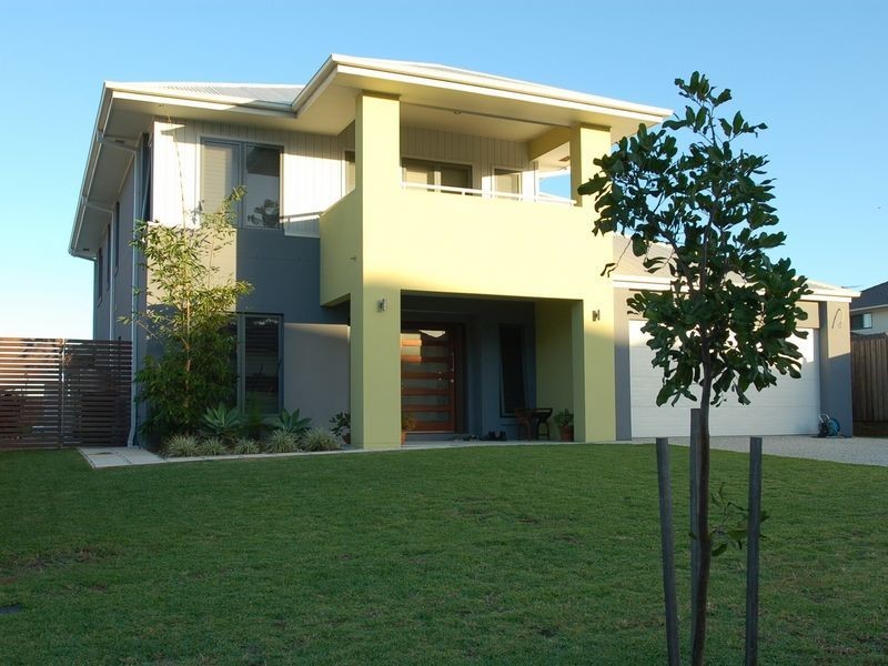 9 Azzure Street, Eight Mile Plains QLD 4113