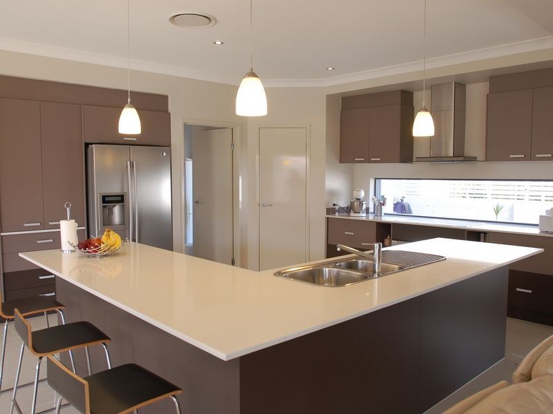 9 Azzure Street, Eight Mile Plains QLD 4113