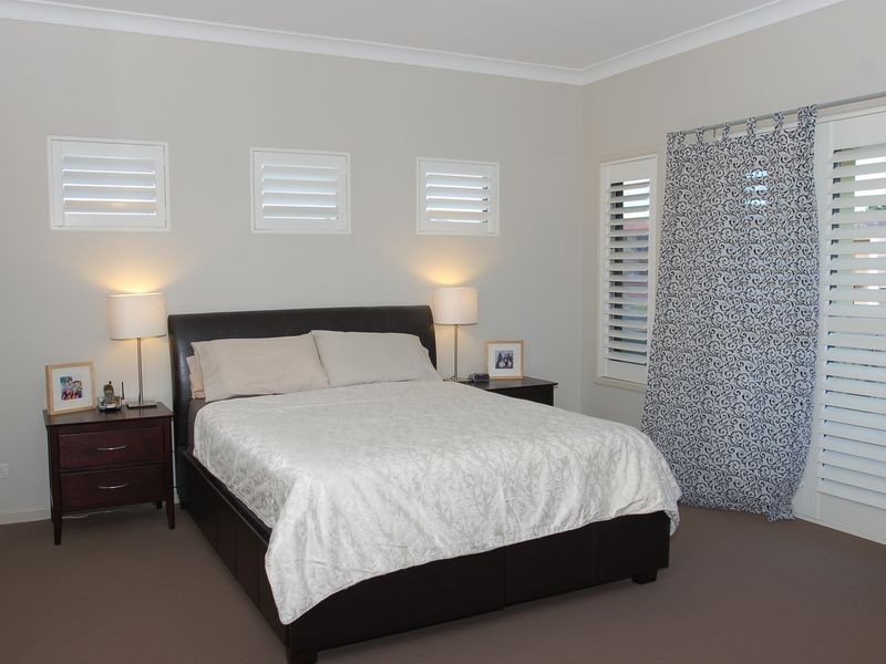 9 Azzure Street, Eight Mile Plains QLD 4113