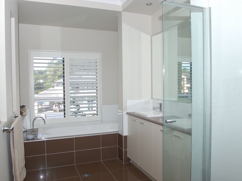 9 Azzure Street, Eight Mile Plains QLD 4113