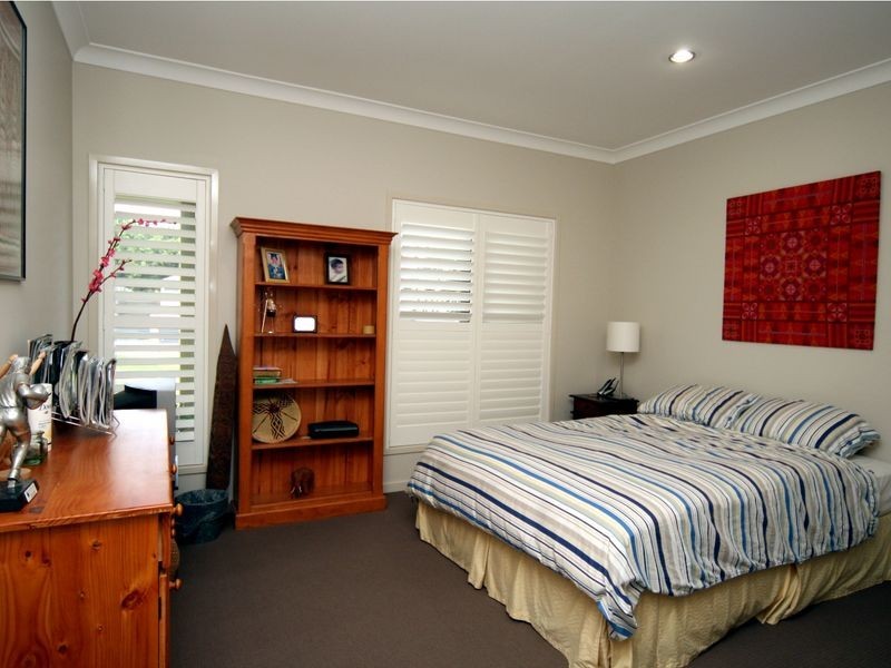 9 Azzure Street, Eight Mile Plains QLD 4113