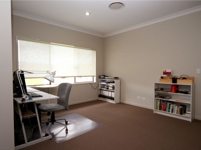 9 Azzure Street, Eight Mile Plains QLD 4113