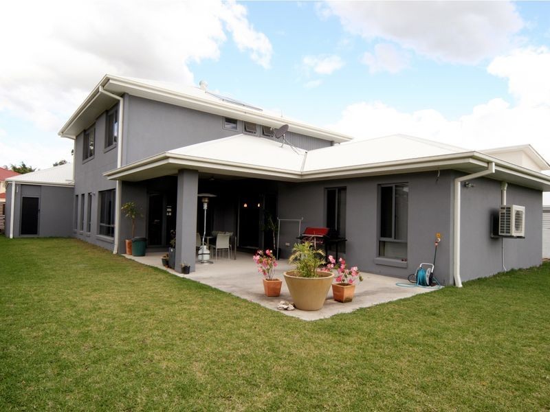 9 Azzure Street, Eight Mile Plains QLD 4113