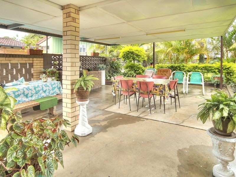 391 Broadwater Road, Mansfield QLD 4122