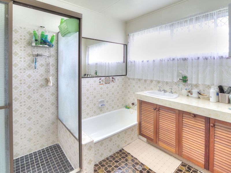 391 Broadwater Road, Mansfield QLD 4122