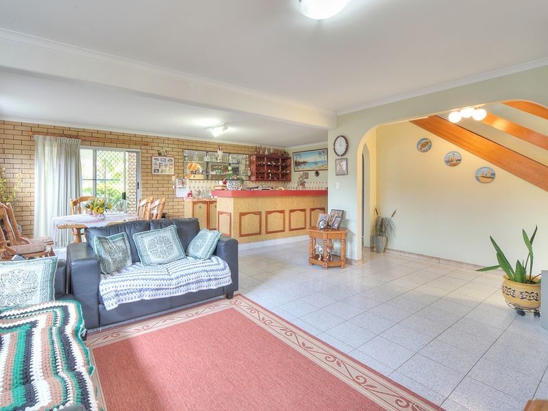 391 Broadwater Road, Mansfield QLD 4122