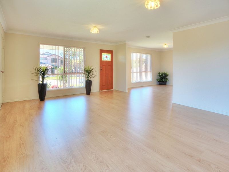 1 Bannockburn Crescent, Parkinson QLD 4115